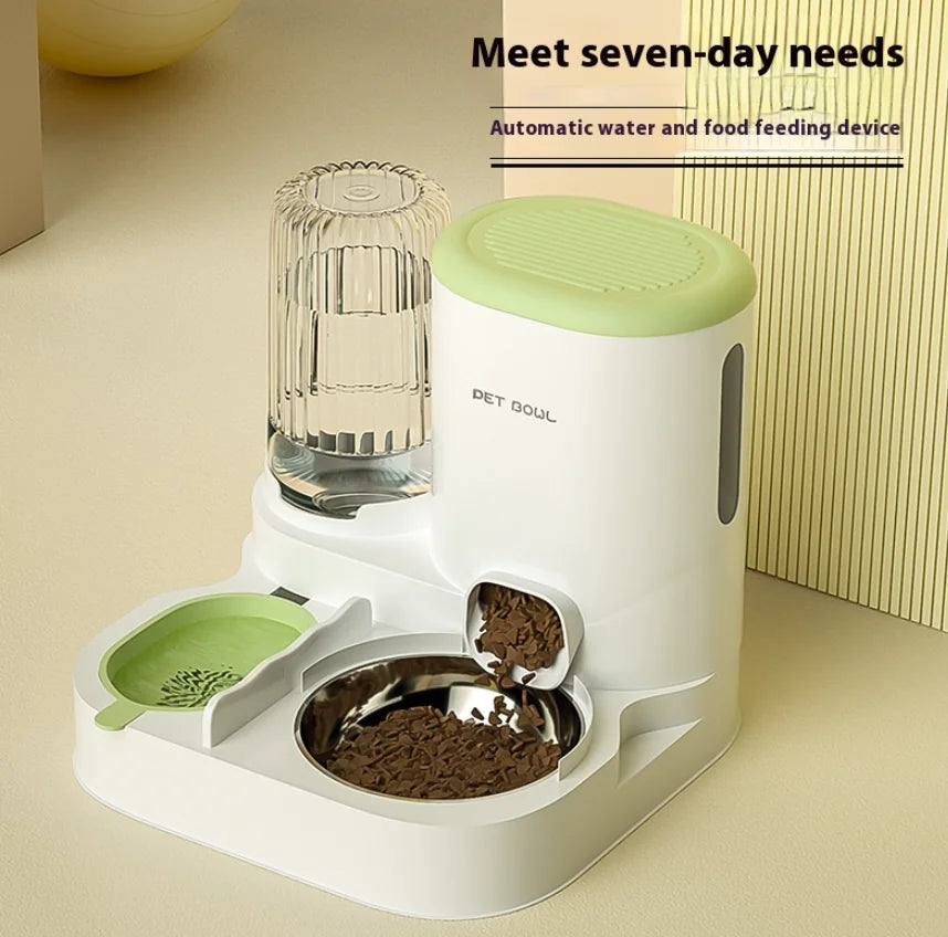 Automatic Cat Water Fountain with flowing water, part of the healthy feeding solution for cats from PAWSOMTASTIC SHOP.
